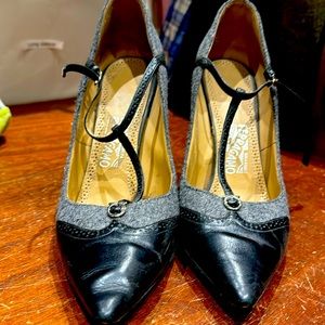 Ferragamo heels. Black leather and grey wool.